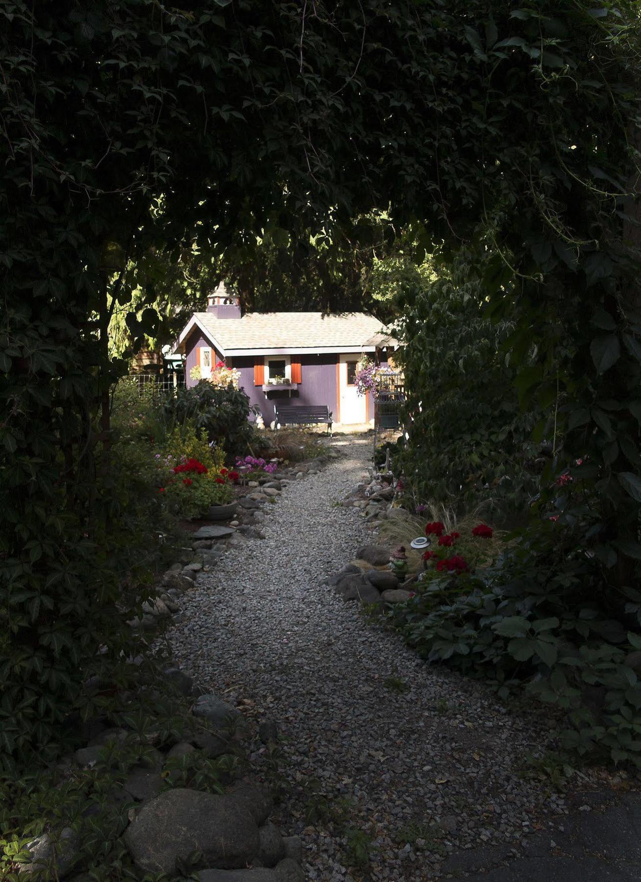 Tea Cozy Bed & Breakfast Bed & Breakfast Qualicum Beach Exterior photo